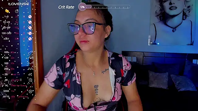 Snapshot of KetziaDoll chatting on December 5, 9:17 am KetziaDoll online show from December 5, 9:17 am