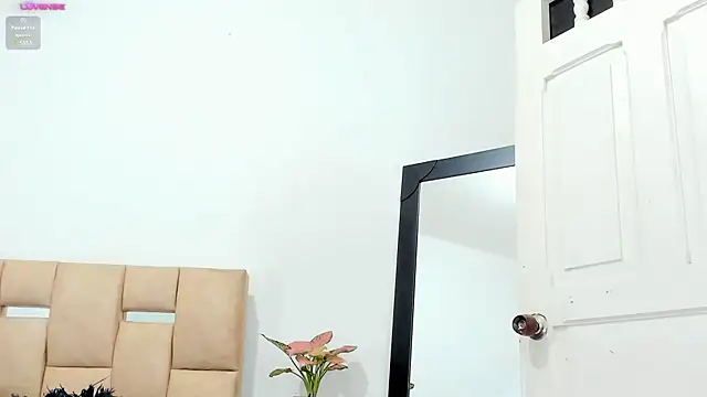 Snapshot of Alishagoddes chatting on January 7, 6:48 am Alishagoddes online show from January 7, 6:48 am