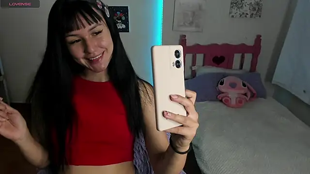 Snapshot of cute_roxy chatting on February 28, 1:05 am cute roxy online show from February 28, 1:05 am