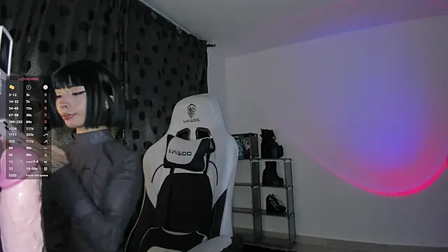 satanbabee online show from March 7, 1:53 am