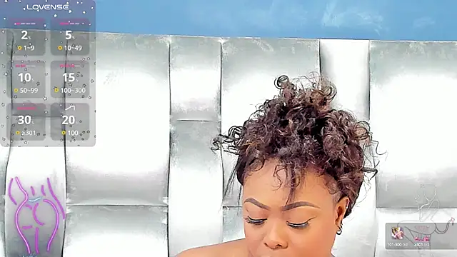 Snapshot of CamilaBenitez chatting on January 31, 11:45 pm CamilaBenitez online show from January 31, 11:45 pm