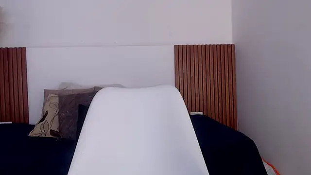 Snapshot of Dakotagloss chatting on March 13, 9:26 pm Dakotagloss online show from March 13, 9:26 pm