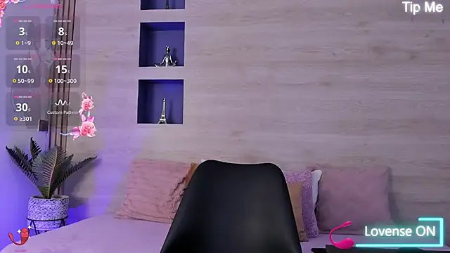 Snapshot of Dakotagloss chatting on September 29, 9:41 pm Dakotagloss online show from September 29, 9:41 pm