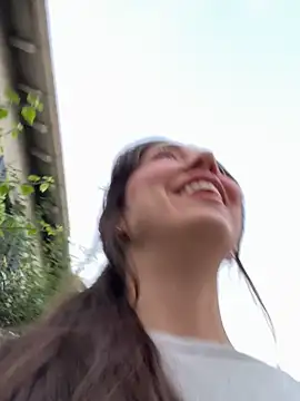 Snapshot of emiliasommer chatting on September 28, 5:18 pm emiliasommer online show from September 28, 5:18 pm