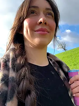 Snapshot of emiliasommer chatting on October 16, 2:18 pm emiliasommer online show from October 16, 2:18 pm