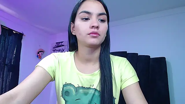 Snapshot of Ariel_Zeo1 chatting on October 10, 7:35 pm Ariel Zeo1 online show from October 10, 7:35 pm