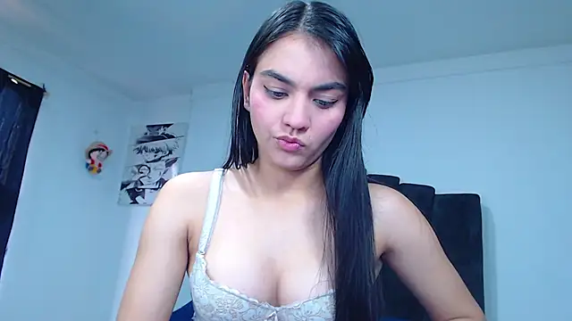 Ariel Zeo1 online show from November 5, 7:25 pm