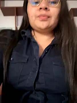 alice love052 online show from October 6, 9:12 pm