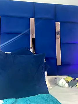 Snapshot of alice_love052 chatting on December 21, 4:30 am alice love052 online show from December 21, 4:30 am