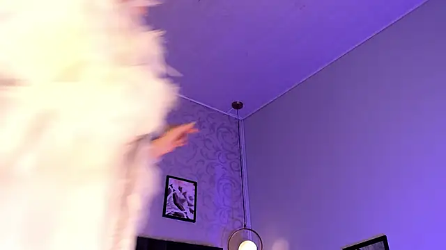 Hannah Borbon online show from January 15, 3:22 am