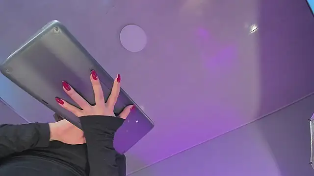 Hannah Borbon online show from February 20, 5:01 am