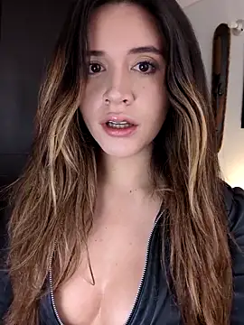 maliciaworld online show from February 19, 4:25 pm