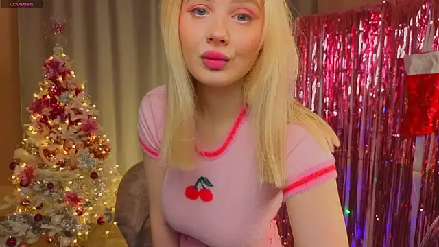 Snapshot of oliviabr0wn0 chatting on December 3, 2:03 am oliviabr0wn0 online show from December 3, 2:03 am