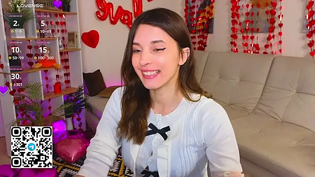 Snapshot of melissaf0rst chatting on February 24, 2:08 am melissaf0rst online show from February 24, 2:08 am