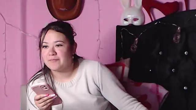 Snapshot of NikkiRous_ chatting on January 18, 5:15 pm NikkiRous online show from January 18, 5:15 pm