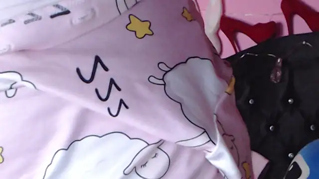 Snapshot of NikkiRous_ chatting on January 30, 2:04 pm NikkiRous online show from January 30, 2:04 pm