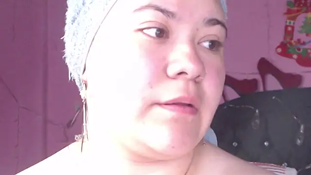 Snapshot of NikkiRous_ chatting on February 8, 12:28 pm NikkiRous online show from February 8, 12:28 pm