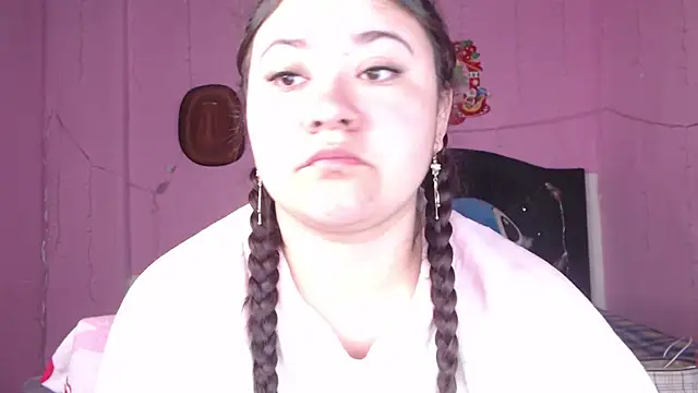 Snapshot of NikkiRous_ chatting on February 9, 1:14 pm NikkiRous online show from February 9, 1:14 pm