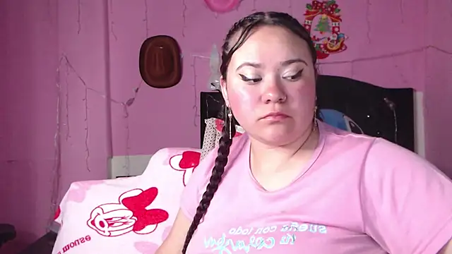 Snapshot of NikkiRous_ chatting on February 10, 6:56 pm NikkiRous online show from February 10, 6:56 pm