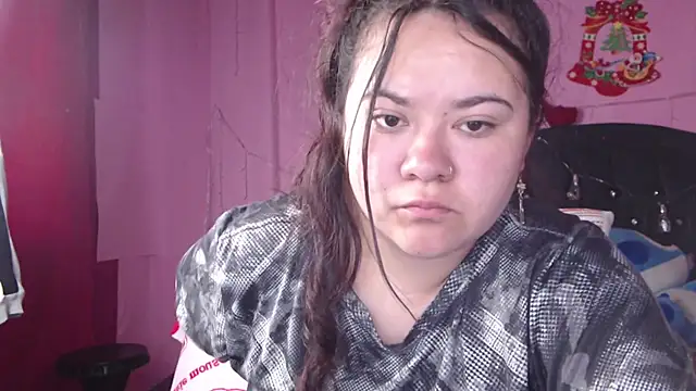 Snapshot of NikkiRous_ chatting on February 13, 12:43 pm NikkiRous online show from February 13, 12:43 pm