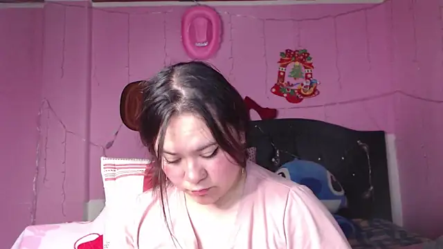 Snapshot of NikkiRous_ chatting on February 15, 3:28 pm NikkiRous online show from February 15, 3:28 pm