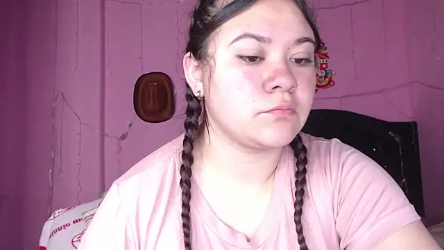 Snapshot of NikkiRous_ chatting on March 4, 12:33 pm NikkiRous online show from March 4, 12:33 pm