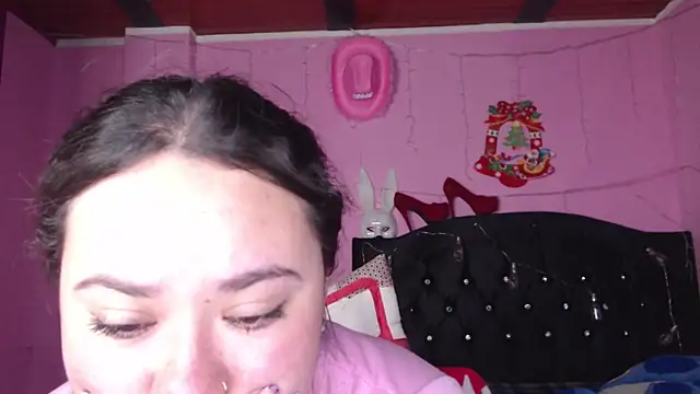 Snapshot of NikkiRous_ chatting on March 4, 7:01 pm NikkiRous online show from March 4, 7:01 pm