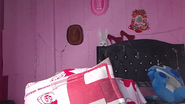 Snapshot of NikkiRous_ chatting on March 7, 6:54 pm NikkiRous online show from March 7, 6:54 pm