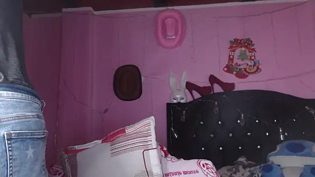 Snapshot of NikkiRous_ chatting on March 20, 6:42 pm NikkiRous online show from March 20, 6:42 pm