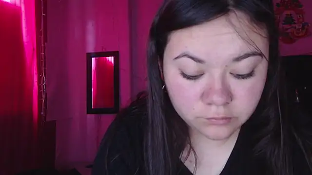 Snapshot of NikkiRous_ chatting on October 2, 2:24 pm NikkiRous online show from October 2, 2:24 pm