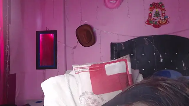 Snapshot of NikkiRous_ chatting on October 3, 1:19 pm NikkiRous online show from October 3, 1:19 pm