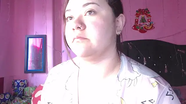 NikkiRous  online show from December 17, 3:40 pm