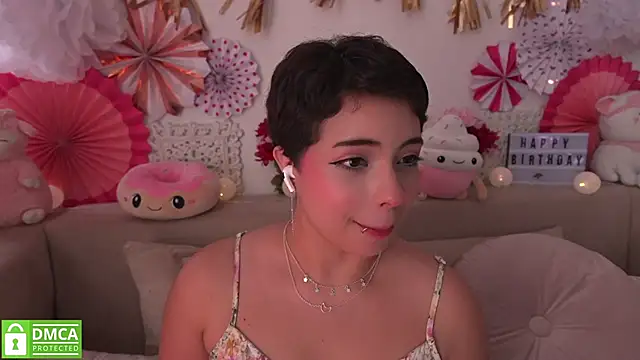 Snapshot of Cheerrysweett chatting on February 26, 8:54 pm Cheerrysweett online show from February 26, 8:54 pm