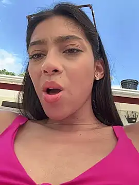 Snapshot of Ema_azel chatting on December 12, 4:53 pm Ema azel online show from December 12, 4:53 pm