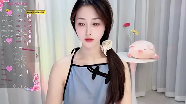 Snapshot of Lan-mei chatting on December 9, 1:02 pm Lan-mei online show from December 9, 1:02 pm