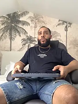 Snapshot of boy__ofc chatting on October 28, 6:32 pm boy  ofc online show from October 28, 6:32 pm