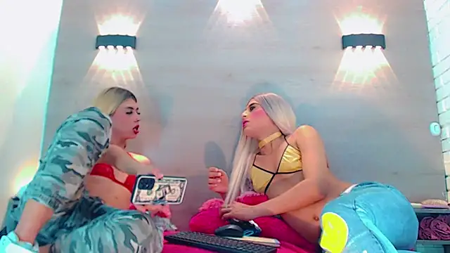 Daniela Pink  online show from February 15, 11:47 pm