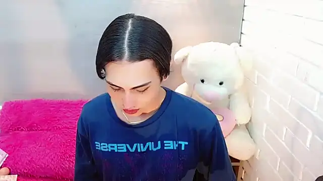 Daniela Pink  online show from October 25, 8:25 pm