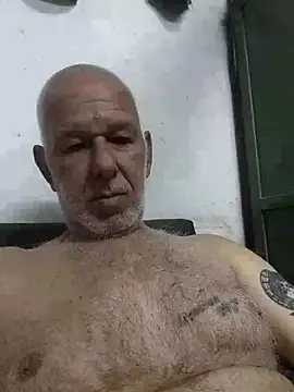 Snapshot of FabiQuilmes chatting on March 1, 7:04 pm FabiQuilmes online show from March 1, 7:04 pm