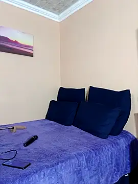 Snapshot of Fantasy1976 chatting on October 21, 2:51 pm Fantasy1976 online show from October 21, 2:51 pm