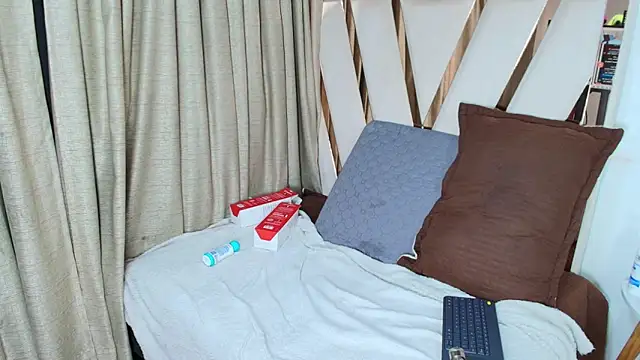 Zoe Curvy online show from September 19, 12:28 pm