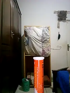 Snapshot of altinya chatting on March 18, 10:58 pm altinya online show from March 18, 10:58 pm