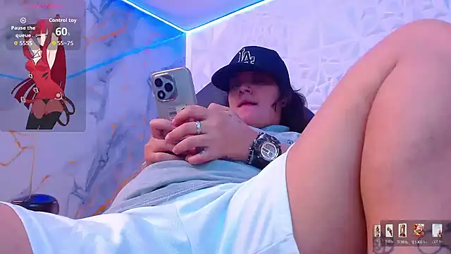 snowflake xxx online show from March 14, 4:51 am