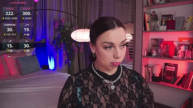 LunaNight online show from January 19, 8:19 pm