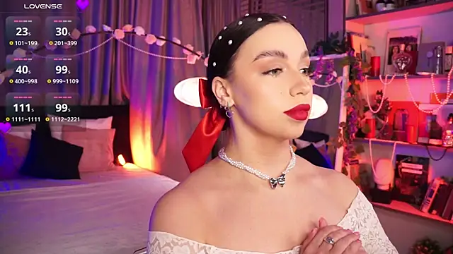 LunaNight online show from February 15, 8:33 pm