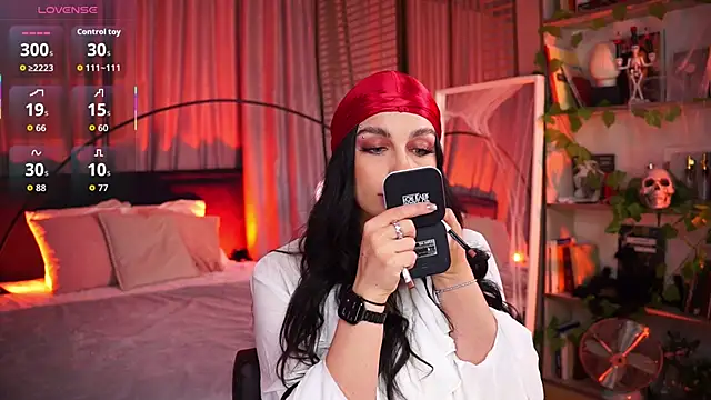 LunaNight online show from November 1, 8:33 pm