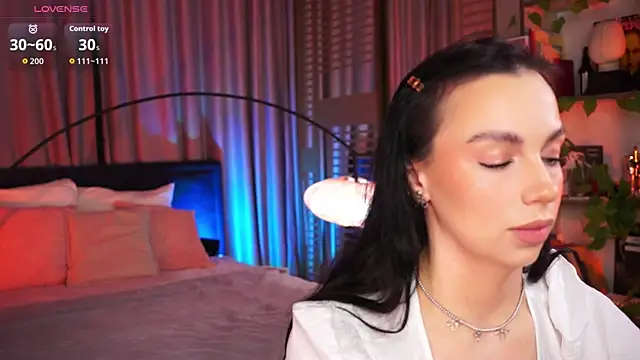 LunaNight online show from November 17, 8:47 pm