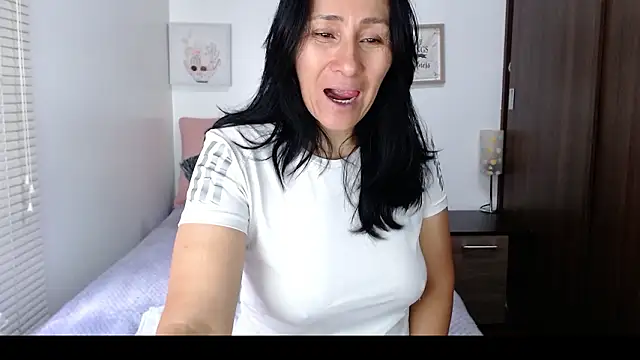 Maira B online show from March 13, 3:29 pm