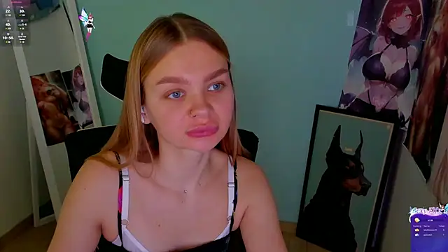 Molly sweetie online show from December 9, 10:00 am