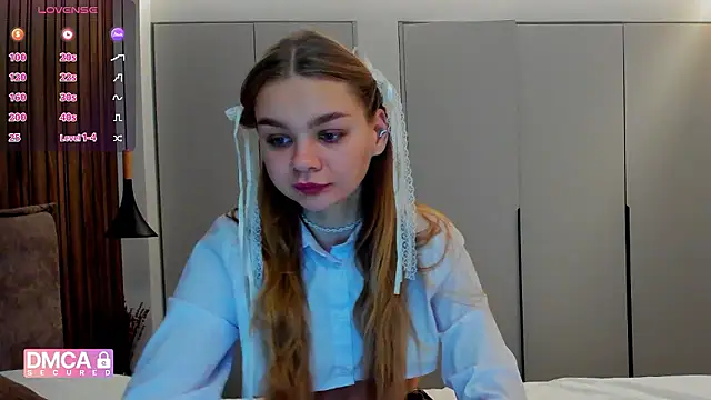 Molly sweetie online show from November 17, 7:14 am